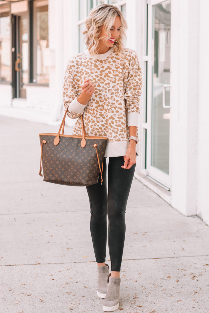 casual leather leggings outfit