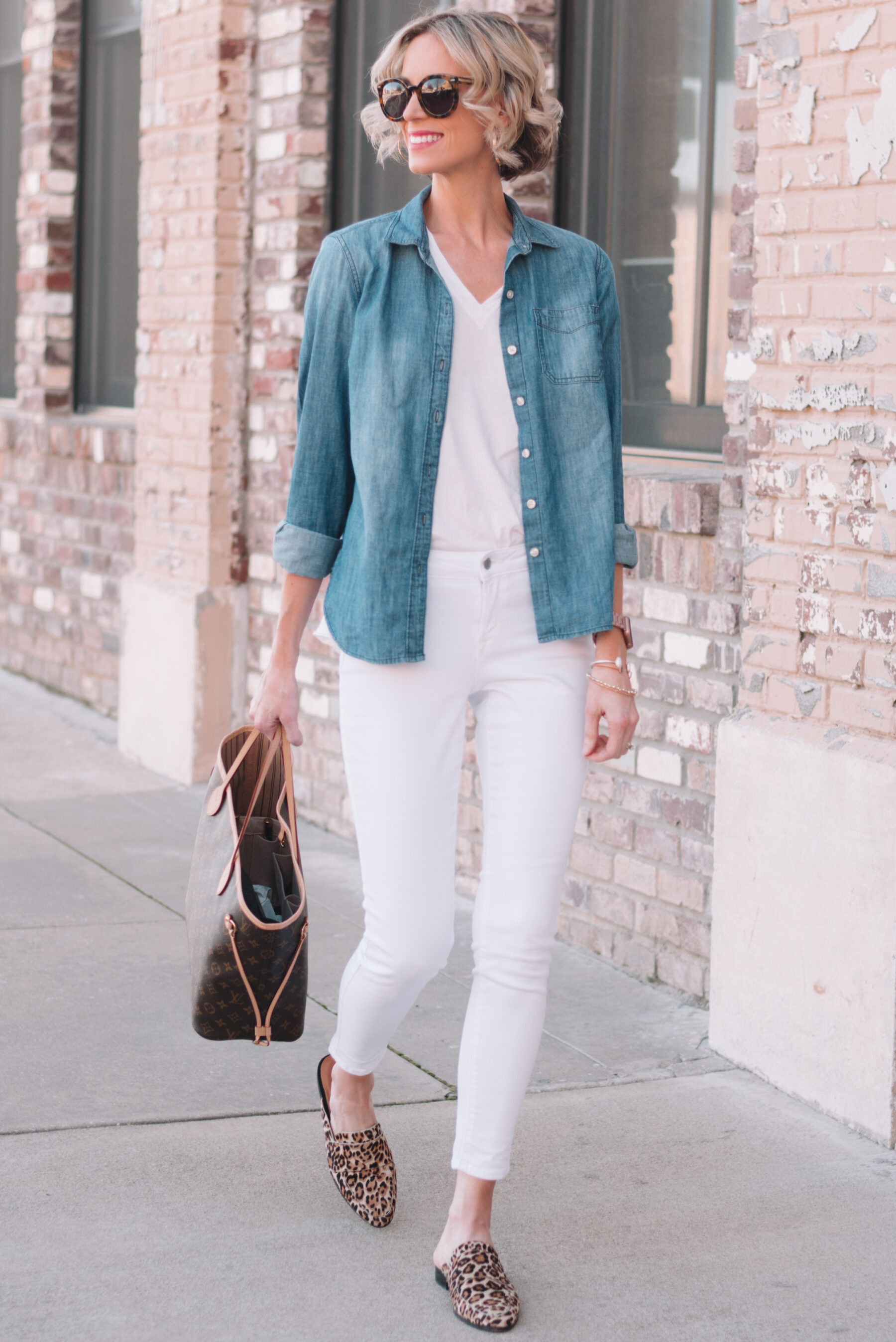How to Style Chambray – 6 Bloggers Share Their Outfits