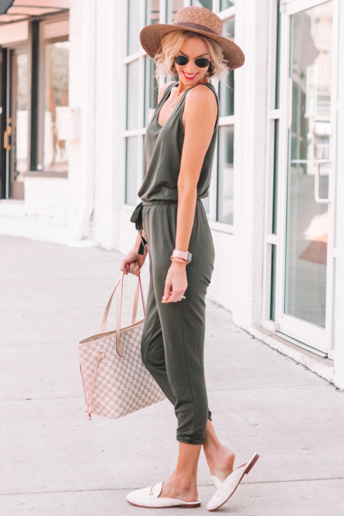 Cute AND Comfy Summer Mom Outfits - Straight A Style