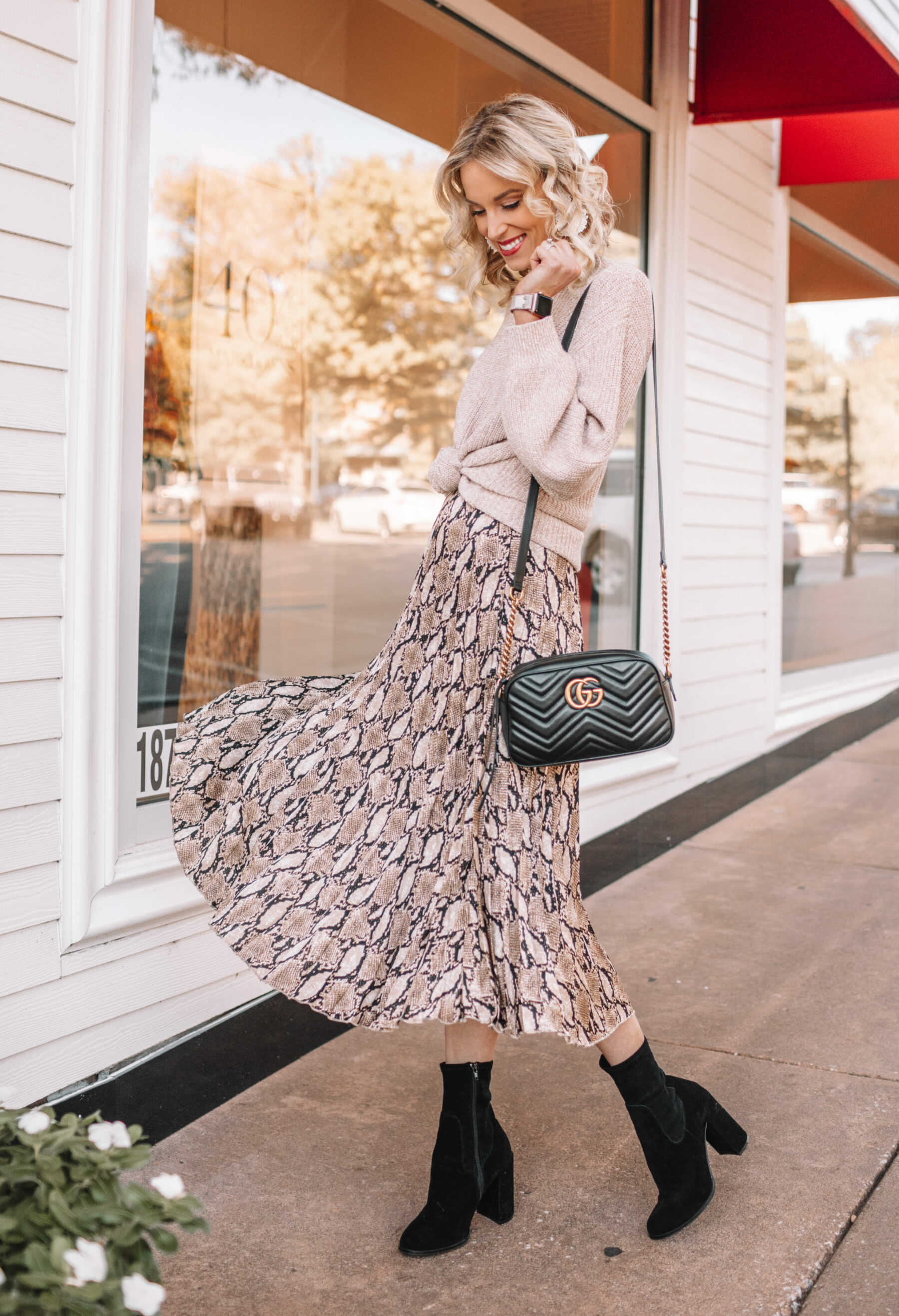 How to Wear a Midi Skirt - 10 Ways to 