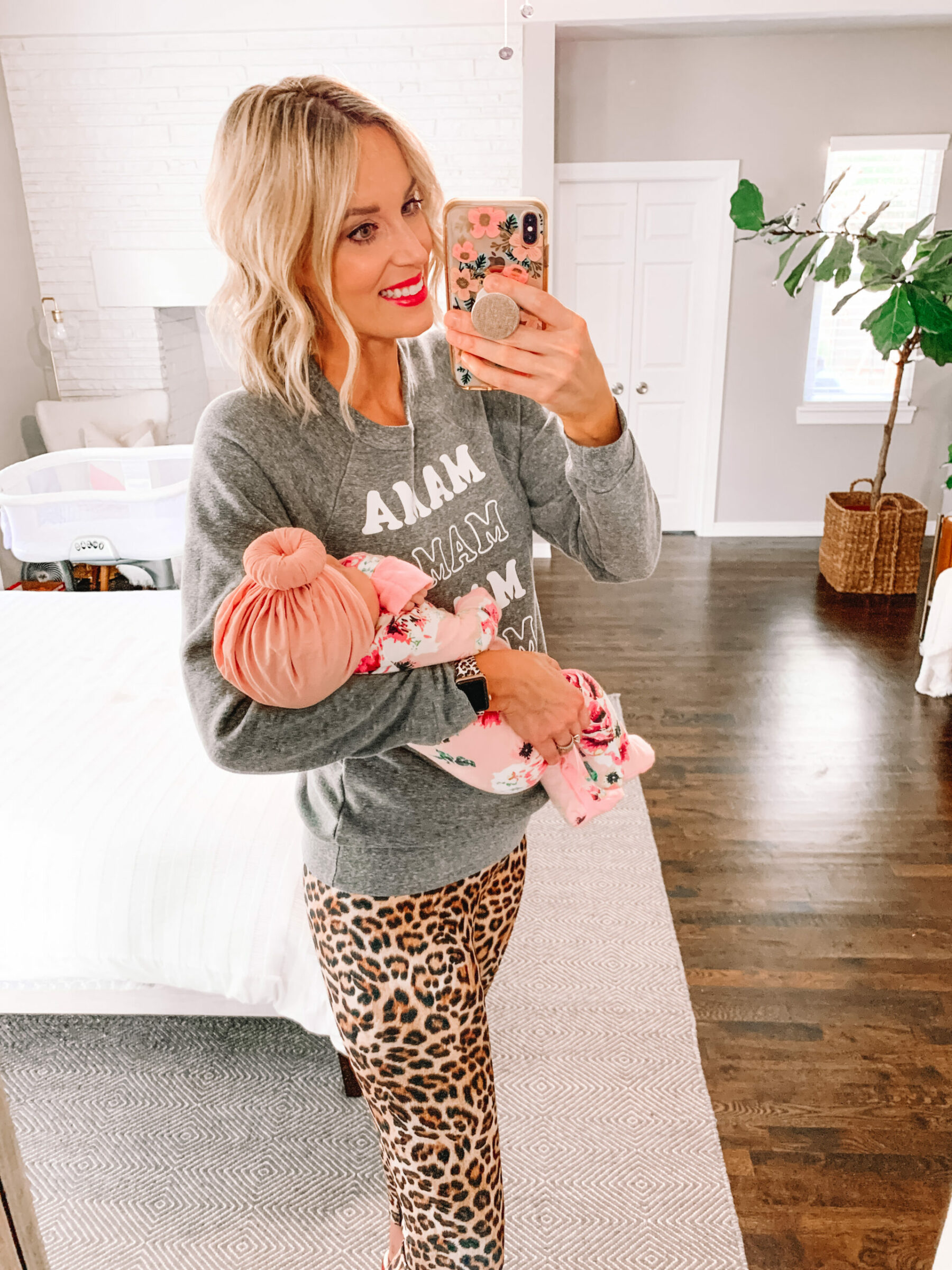 My Go-To Mom Style & Life with a Newborn - Meagan's Moda