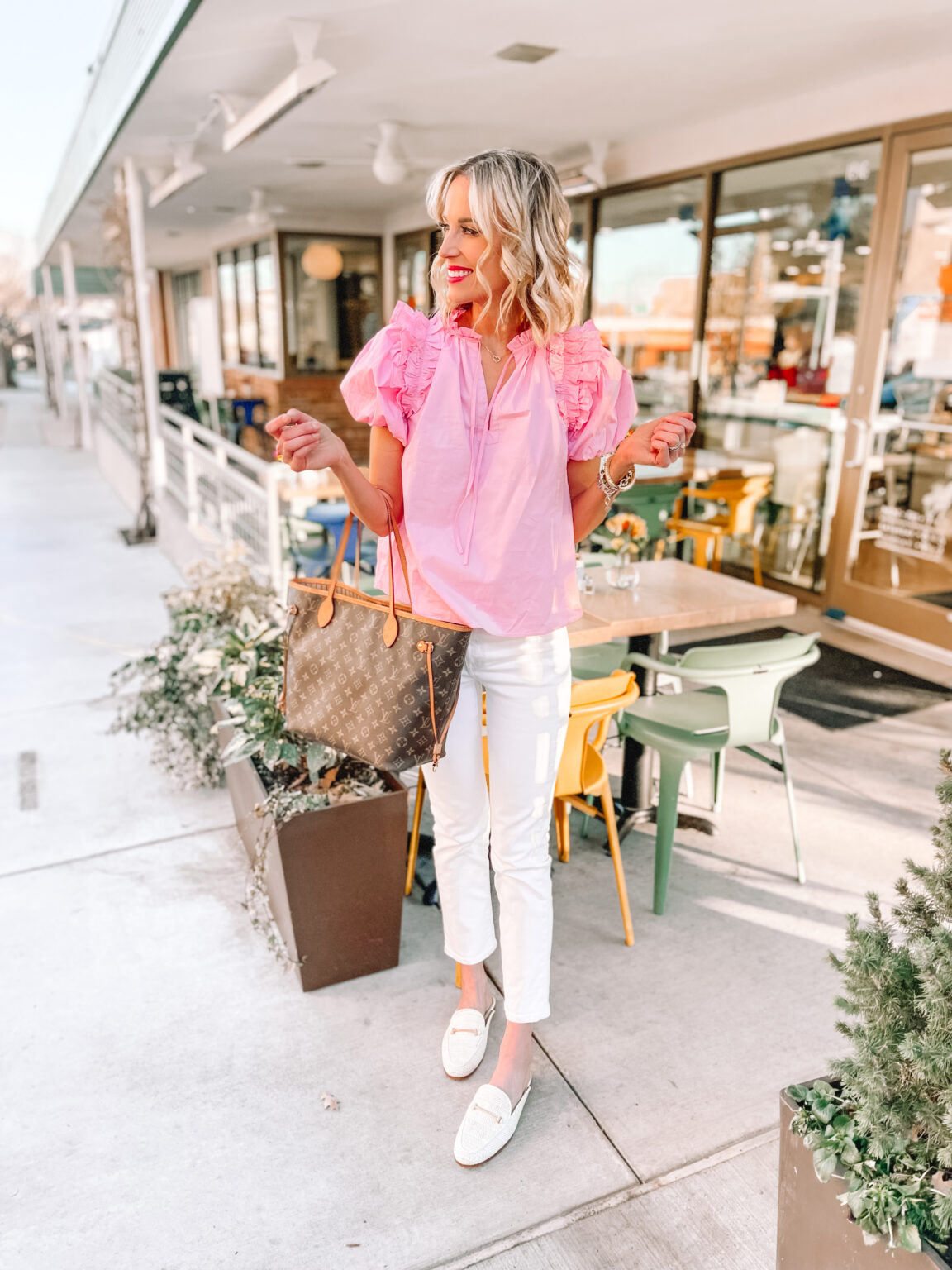 How to Wear White Jeans in Spring - Straight A Style