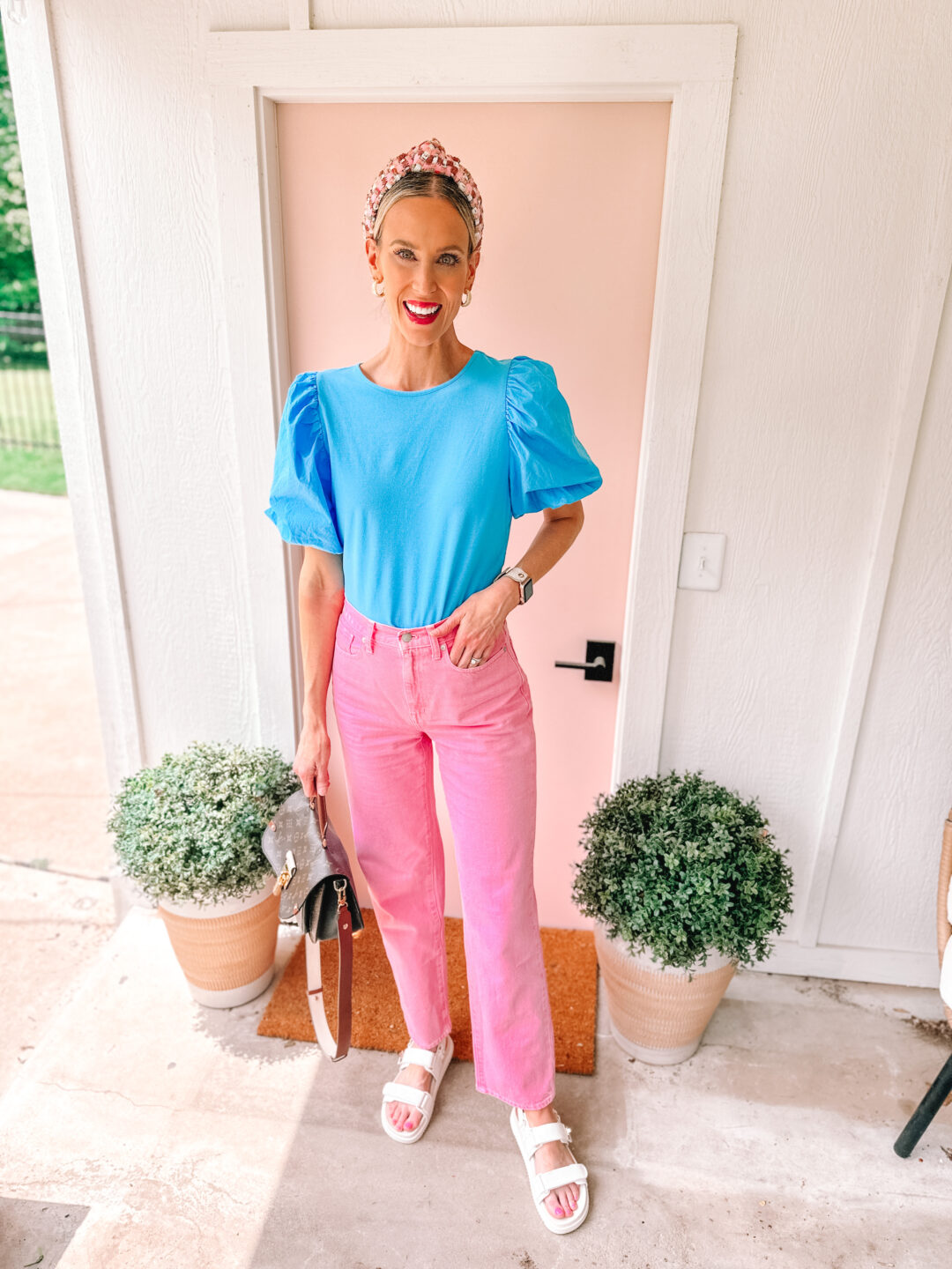 https://www.straightastyleblog.com/wp-content/uploads/2023/06/Madewell-pink-jeans-outfit-1-3-1080x1440.jpg