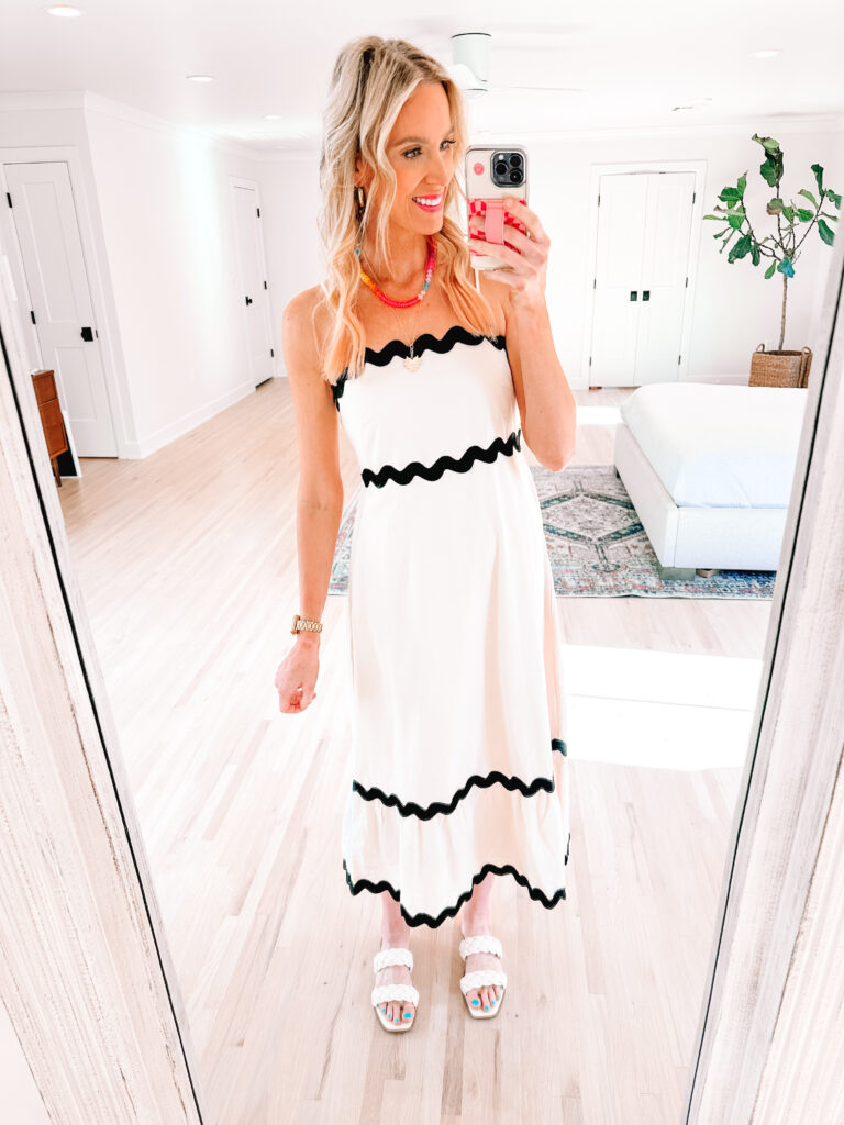 I have a fun post rounding up four of my favorite Amazon beach dresses! These are all affordable, true to size, and perfect for your vacation! How gorgeous is this black and white ric rac long dress?!